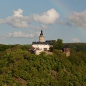 Burg Falkenstein im Selketal mit Regenbogen